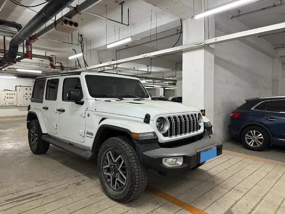 2024 Jeep Wrangler 2.0T 266HP L4 8AT,autocango,china used car exporter,china ev exporter,chinese used car exporter,chinese used ev exporter