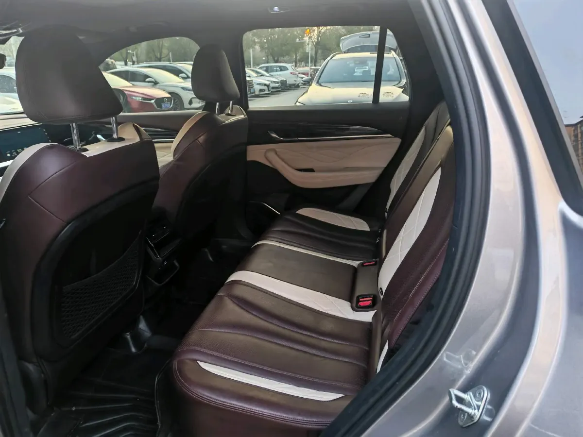 2021 Geely Monjaro 2.0T 218HP L4 7DCT,autocango,china used car exporter,china ev exporter,chinese used car exporter,chinese used ev exporter