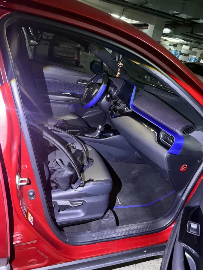 2020 Toyota C-HR 2.0L 171HP L4 CVT,autocango,china used car exporter,china ev exporter,chinese used car exporter,chinese used ev exporter