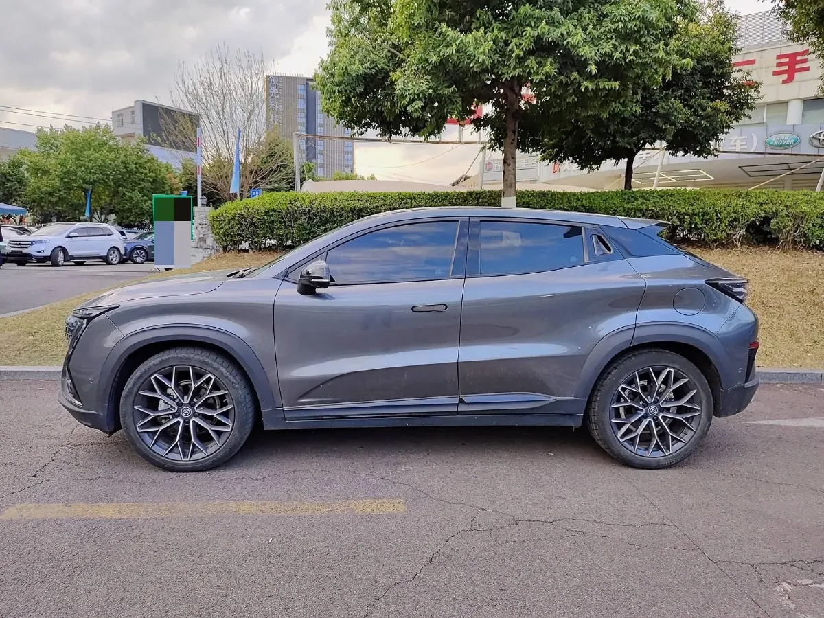 2022 ChangAn UNI-T 1.5T 188HP L4 7DCT,autocango,china used car exporter,china ev exporter,chinese used car exporter,chinese used ev exporter