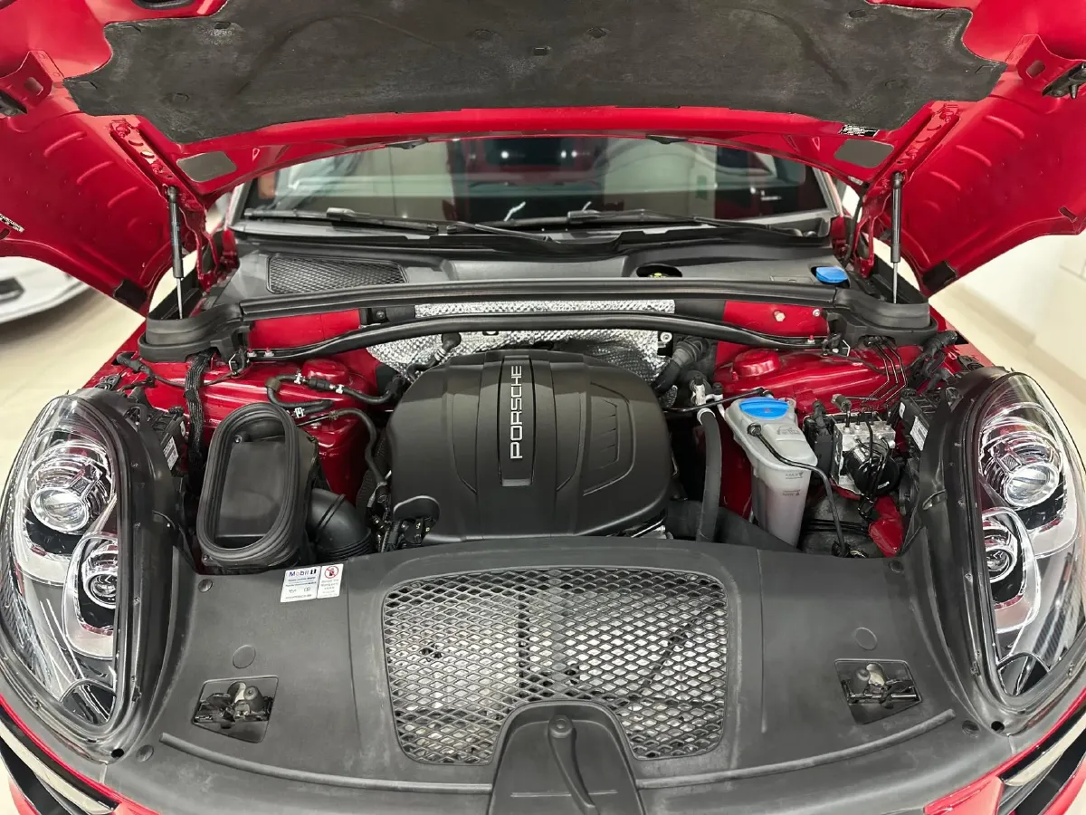 2017 Porsche Macan 2.0T 252HP L4 7DCT,autocango,china used car exporter,china ev exporter,chinese used car exporter,chinese used ev exporter