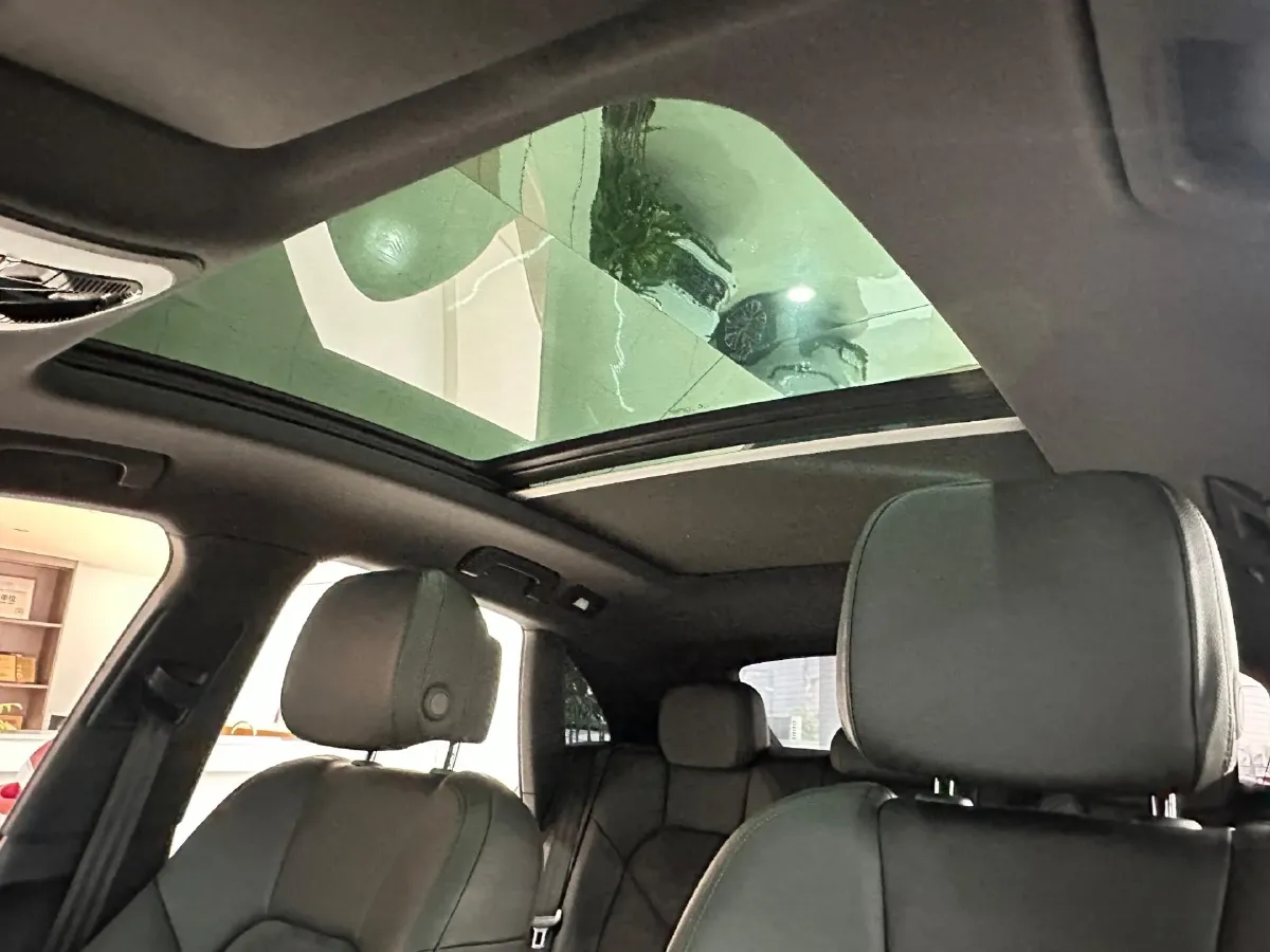 2017 Porsche Macan 2.0T 252HP L4 7DCT,autocango,china used car exporter,china ev exporter,chinese used car exporter,chinese used ev exporter