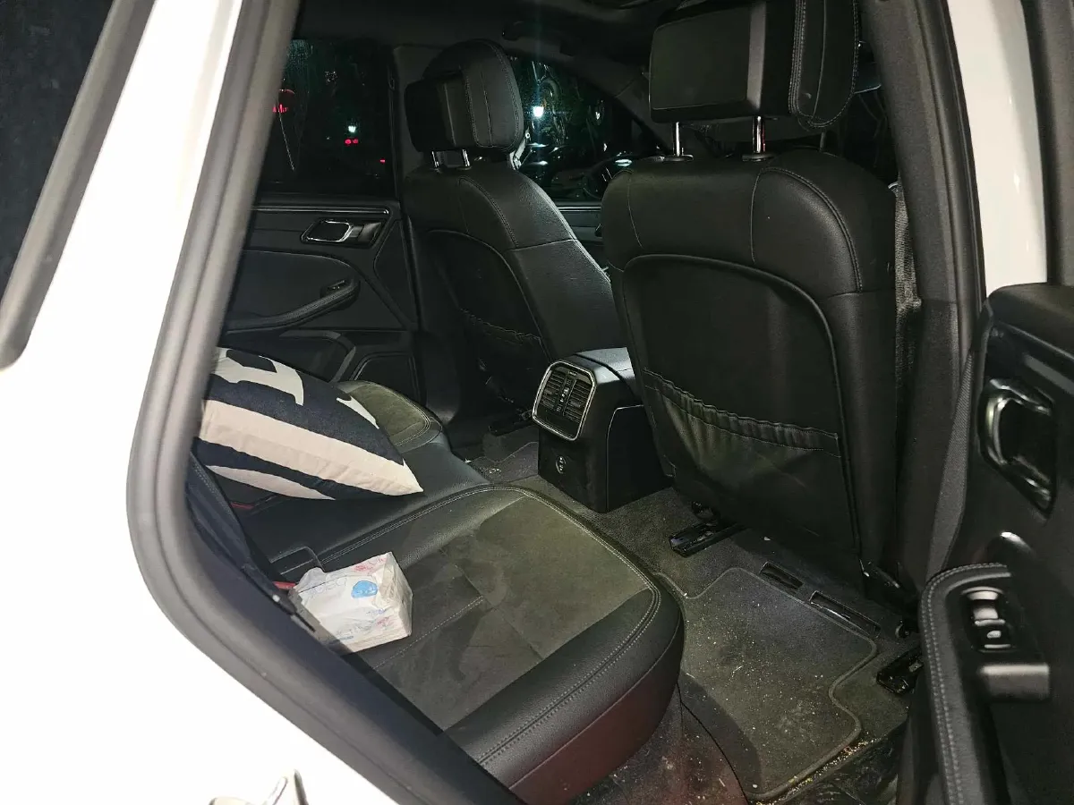 2020 Porsche Macan 2.0T 252HP L4 7DCT,autocango,china used car exporter,china ev exporter,chinese used car exporter,chinese used ev exporter