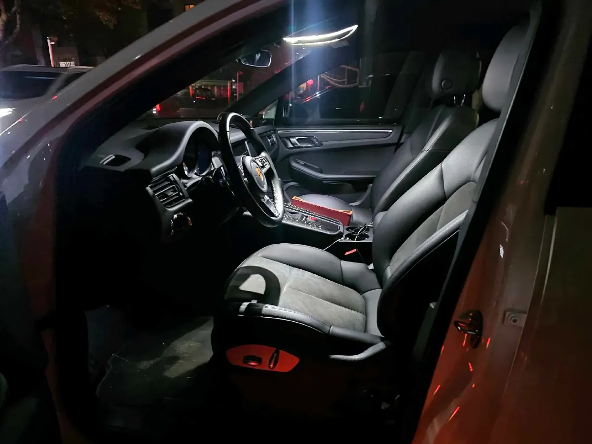 2020 Porsche Macan 2.0T 252HP L4 7DCT,autocango,china used car exporter,china ev exporter,chinese used car exporter,chinese used ev exporter