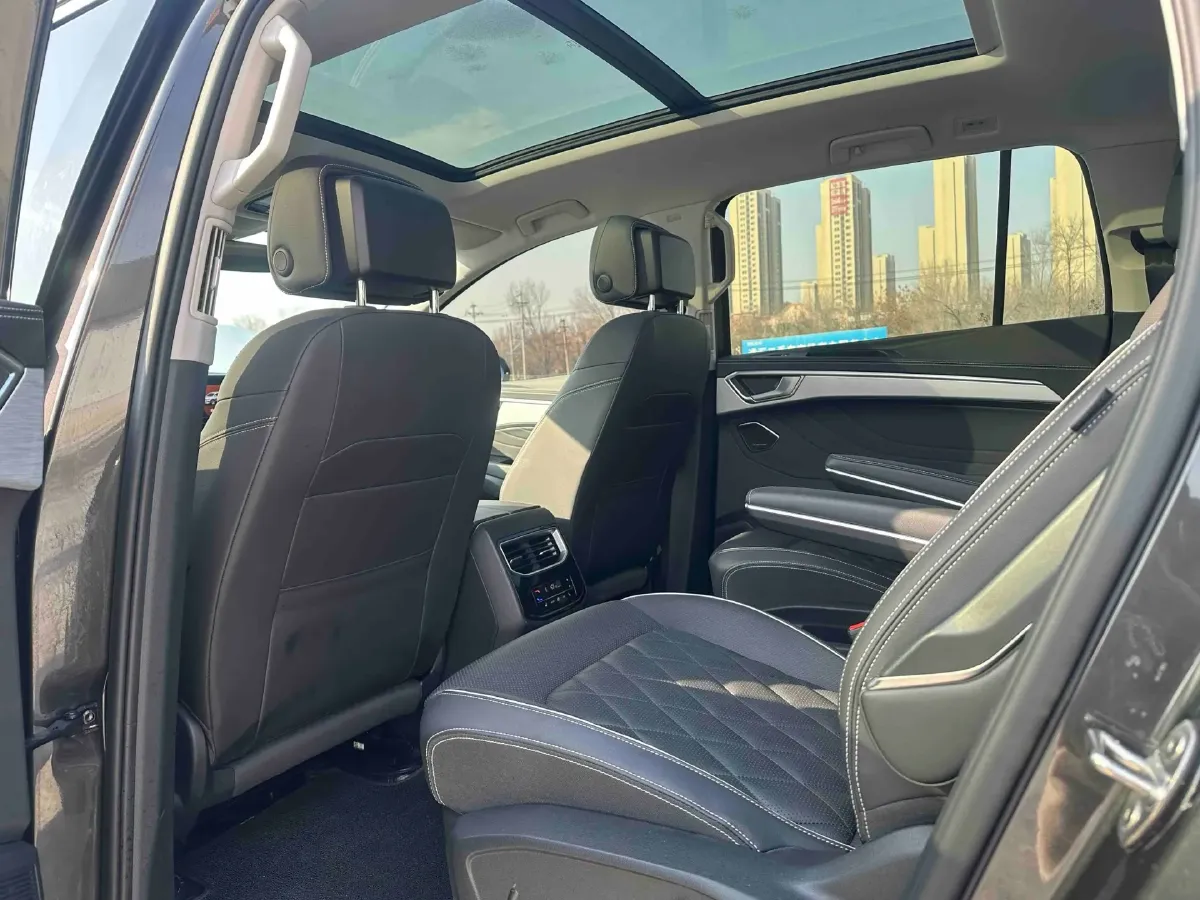 2023 Volkswagen Talagon 2.5T 299HP V6 7DCT,autocango,china used car exporter,china ev exporter,chinese used car exporter,chinese used ev exporter