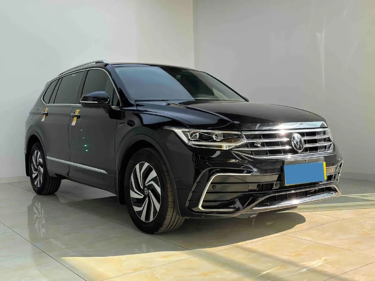 2024 Volkswagen Tiguan L 2.0T 186HP L4 7DCT,autocango,china used car exporter,china ev exporter,chinese used car exporter,chinese used ev exporter