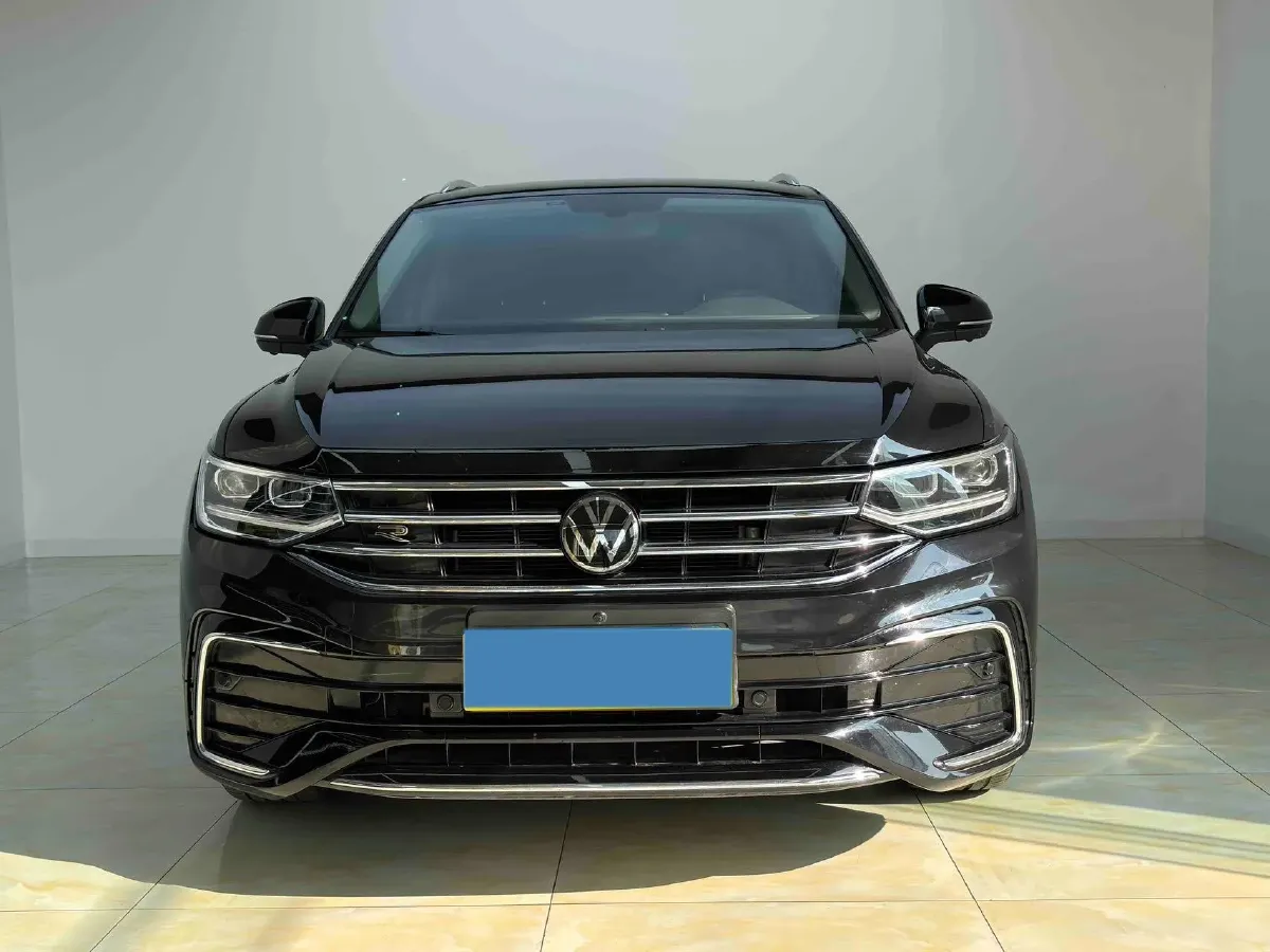 2024 Volkswagen Tiguan L 2.0T 186HP L4 7DCT,autocango,china used car exporter,china ev exporter,chinese used car exporter,chinese used ev exporter