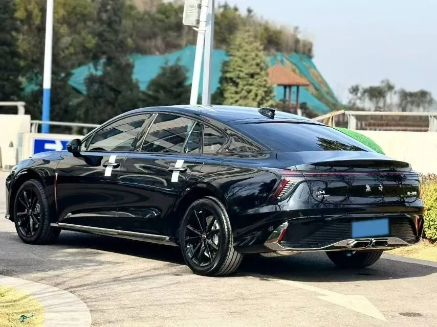 2023 HongQi H6 2.0T 252HP L4 8AT,autocango,china used car exporter,china ev exporter,chinese used car exporter,chinese used ev exporter