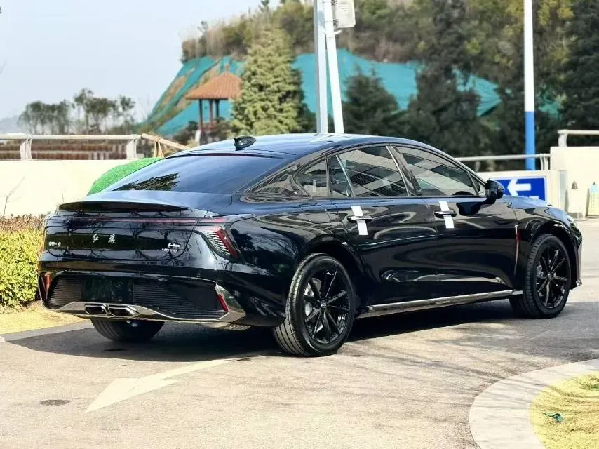 2023 HongQi H6 2.0T 252HP L4 8AT,autocango,china used car exporter,china ev exporter,chinese used car exporter,chinese used ev exporter