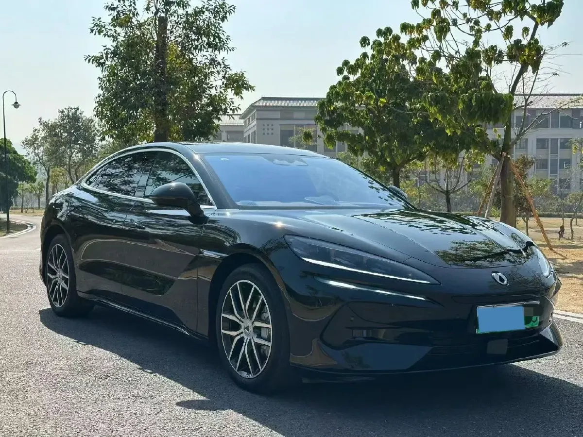 2024 Denza DenzaZ9 2.0T 207HP L4 E-CVT PHEV 38.5KWH,autocango,china used car exporter,china ev exporter,chinese used car exporter,chinese used ev exporter