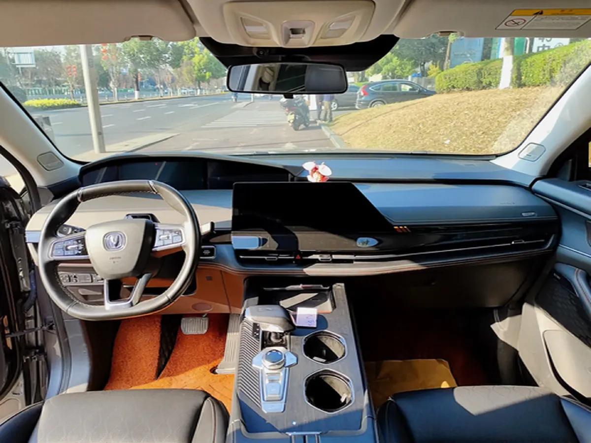 2021 ChangAn UNI-K 2.0T 233HP L4 8AT,autocango,china used car exporter,china ev exporter,chinese used car exporter,chinese used ev exporter