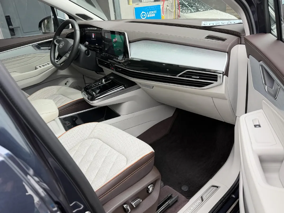 2021 Volkswagen Talagon 2.5T 299HP V6 7DCT,autocango,china used car exporter,china ev exporter,chinese used car exporter,chinese used ev exporter