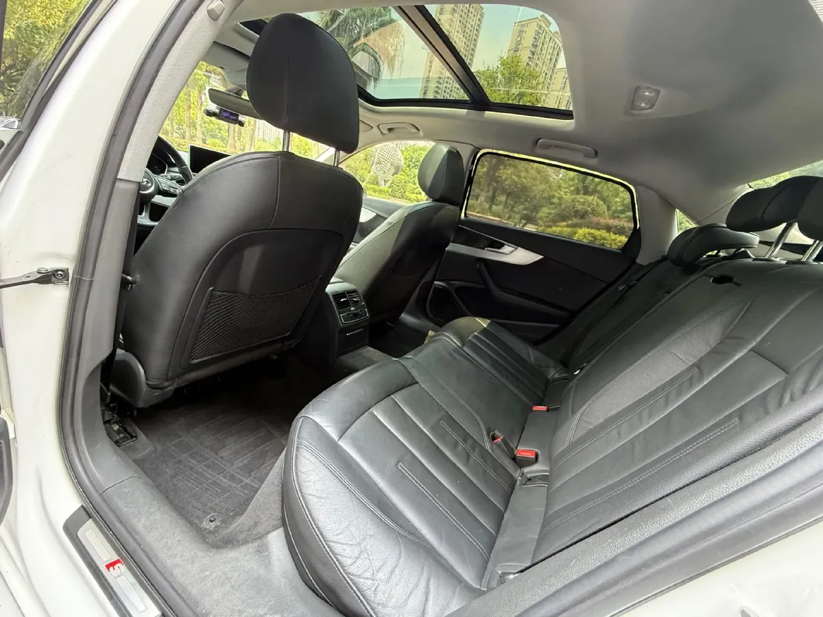 2020 Audi A4L 2.0T 190HP L4 7DCT,autocango,china used car exporter,china ev exporter,chinese used car exporter,chinese used ev exporter