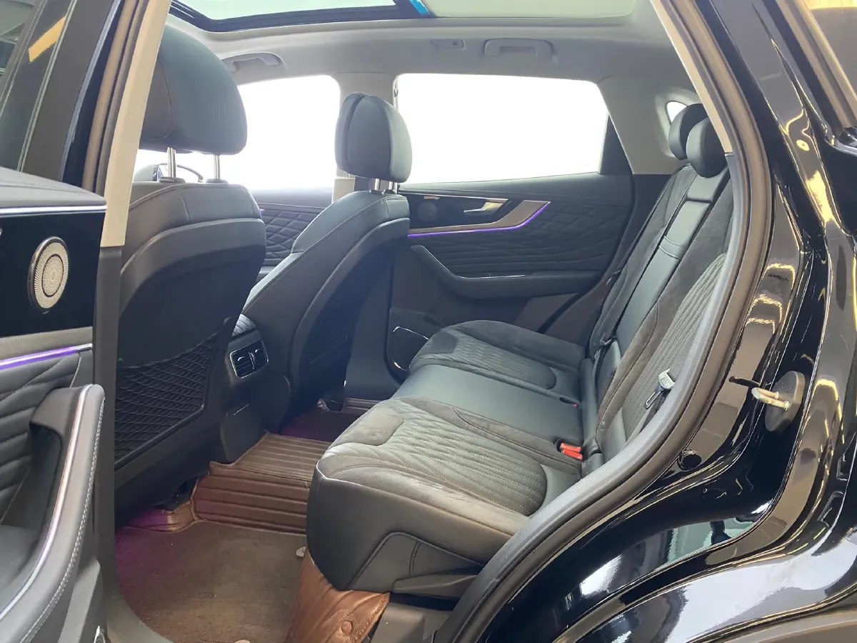 2022 HongQi HS5 2.0T 224HP L4 6AT,autocango,china used car exporter,china ev exporter,chinese used car exporter,chinese used ev exporter