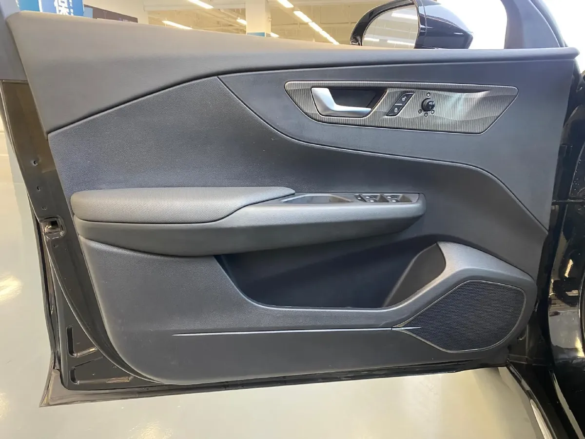 2022 HongQi E-QM5 BEV 54KWH,autocango,china used car exporter,china ev exporter,chinese used car exporter,chinese used ev exporter