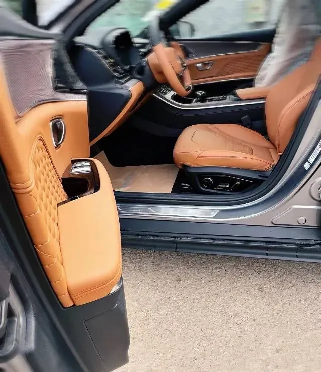 2022 Volkswagen Tiguan L 2.0T 186HP L4 7DCT,autocango,china used car exporter,china ev exporter,chinese used car exporter,chinese used ev exporter