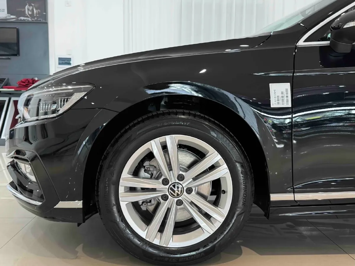 2025 Volkswagen Magotan 1.4T 150HP L4 7DCT,autocango,china used car exporter,china ev exporter,chinese used car exporter,chinese used ev exporter