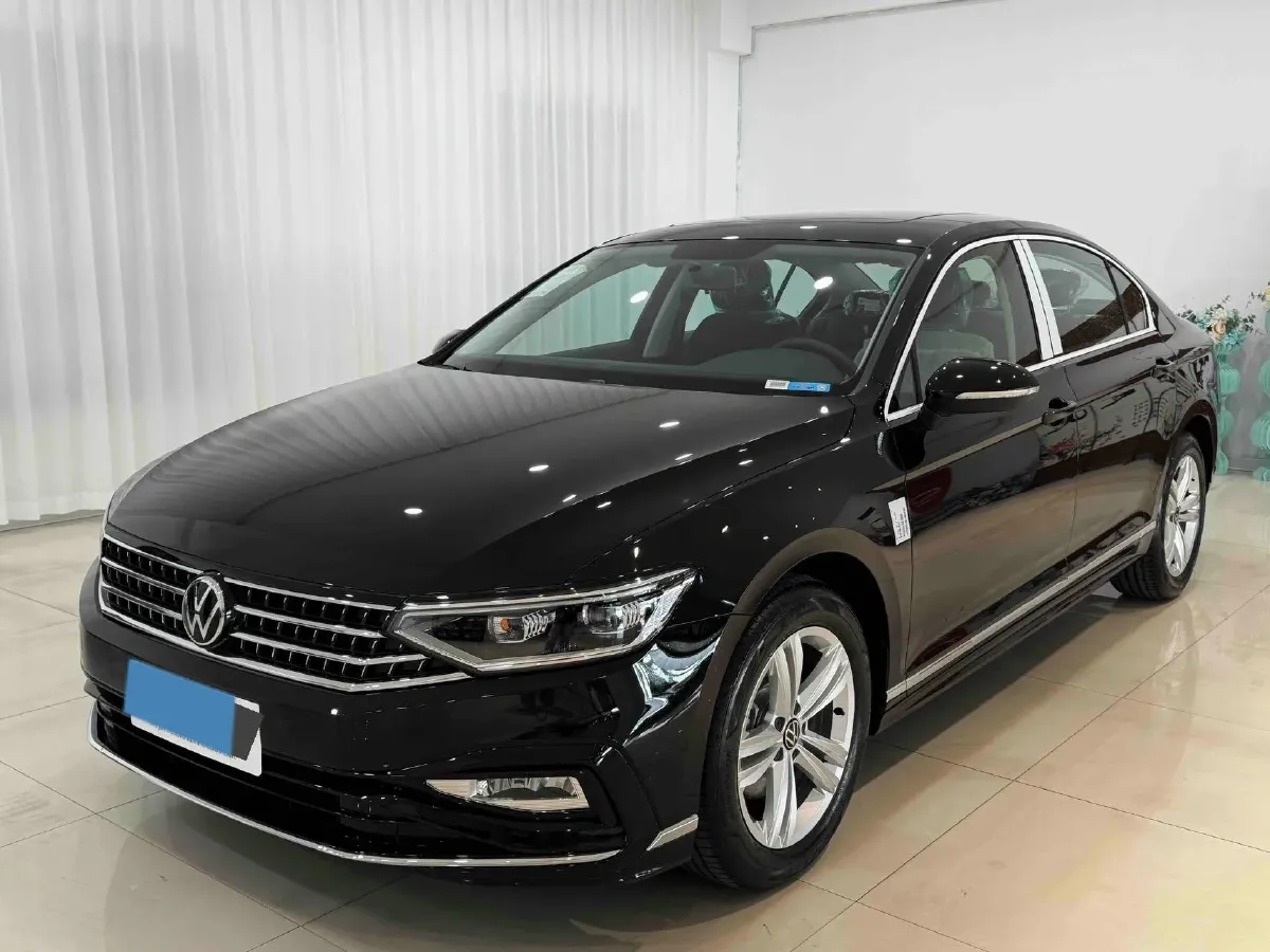 2025 Volkswagen Magotan 1.4T 150HP L4 7DCT,autocango,china used car exporter,china ev exporter,chinese used car exporter,chinese used ev exporter