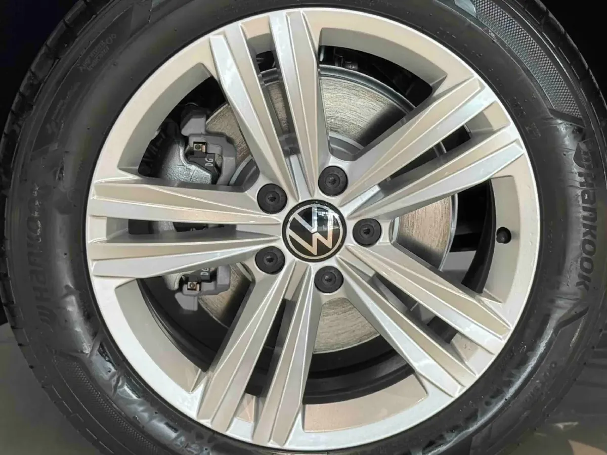 2025 Volkswagen Magotan 1.4T 150HP L4 7DCT,autocango,china used car exporter,china ev exporter,chinese used car exporter,chinese used ev exporter