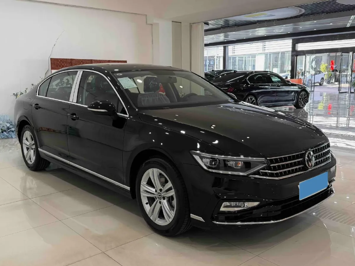 2025 Volkswagen Magotan 1.4T 150HP L4 7DCT,autocango,china used car exporter,china ev exporter,chinese used car exporter,chinese used ev exporter