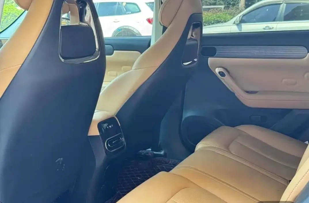 2024 Leapmotor C11 1.5L 95HP L4 REEV 43.74KWH,autocango,china used car exporter,china ev exporter,chinese used car exporter,chinese used ev exporter