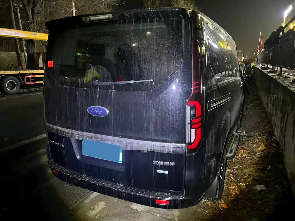 2023 Ford Tourneo 2.0T 220HP L4 9AT,autocango,china used car exporter,china ev exporter,chinese used car exporter,chinese used ev exporter