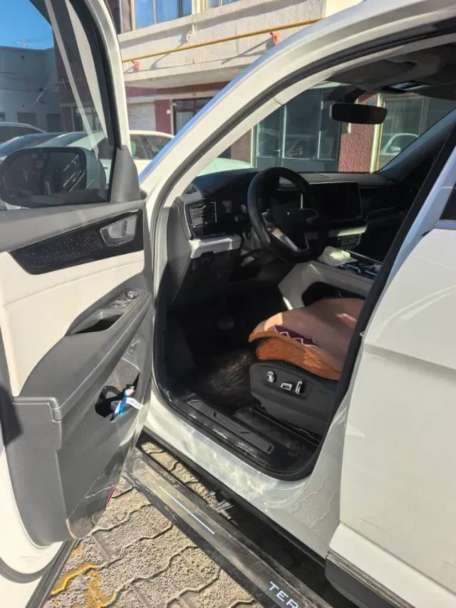 2021 Volkswagen Teramont 2.0T 220HP L4 7DCT,autocango,china used car exporter,china ev exporter,chinese used car exporter,chinese used ev exporter