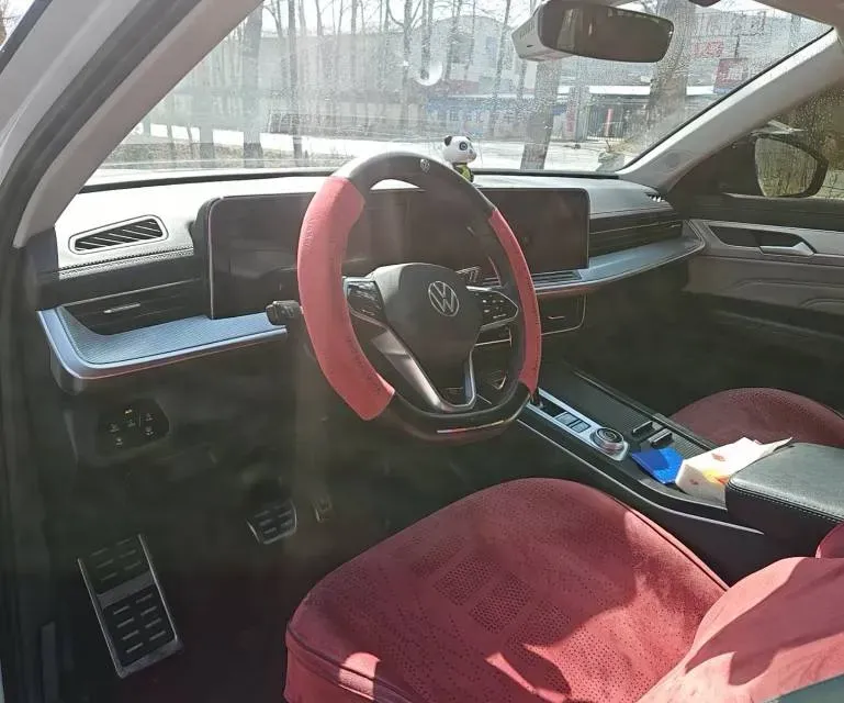 2023 Volkswagen Tavendor 2.0T 220HP L4 7DCT,autocango,china used car exporter,china ev exporter,chinese used car exporter,chinese used ev exporter