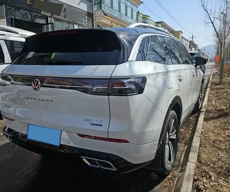 2023 Volkswagen Tavendor 2.0T 220HP L4 7DCT,autocango,china used car exporter,china ev exporter,chinese used car exporter,chinese used ev exporter