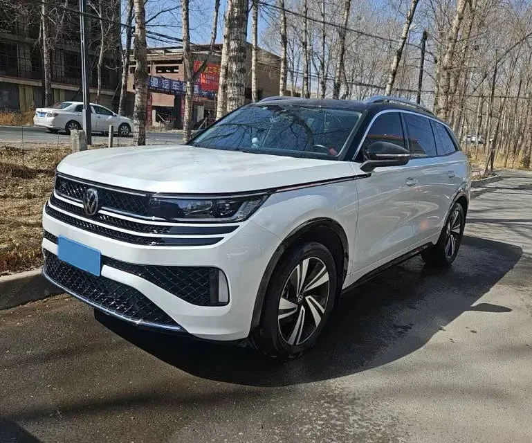 2023 Volkswagen Tavendor 2.0T 220HP L4 7DCT,autocango,china used car exporter,china ev exporter,chinese used car exporter,chinese used ev exporter