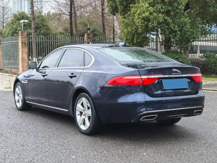 2020 Jaguar XFL 2.0T 200HP L4 8AT,autocango,china used car exporter,china ev exporter,chinese used car exporter,chinese used ev exporter