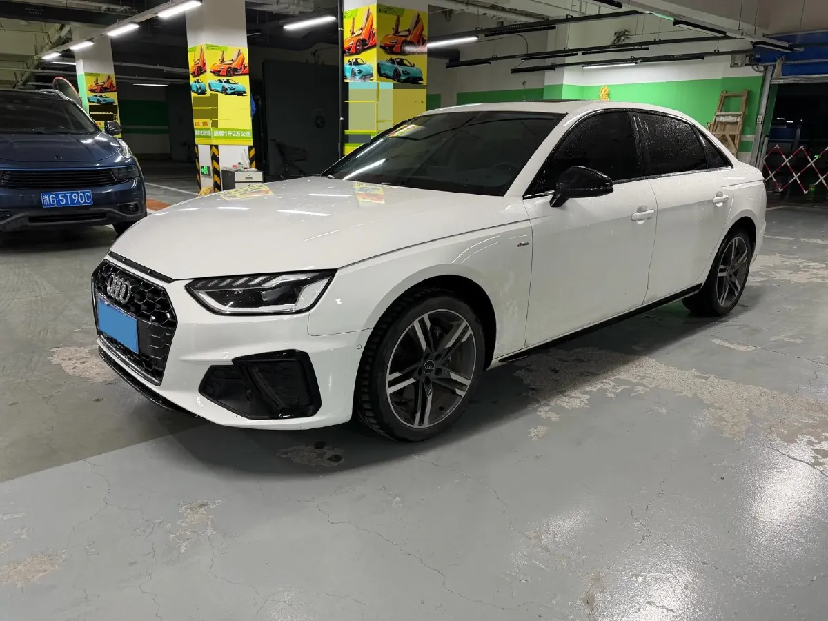 2022 Audi A4L 2.0T 190HP L4 7DCT,autocango,china used car exporter,china ev exporter,chinese used car exporter,chinese used ev exporter