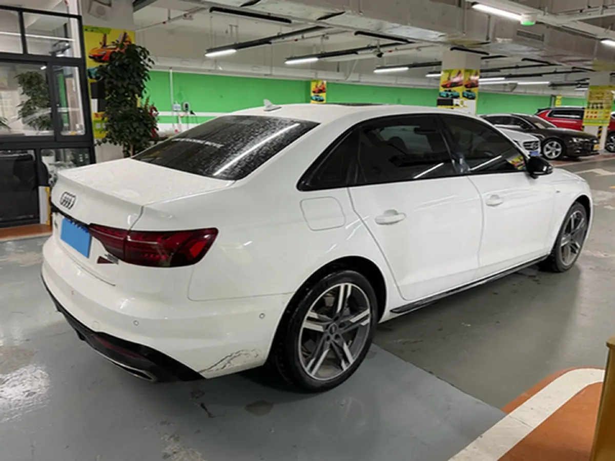 2022 Audi A4L 2.0T 190HP L4 7DCT,autocango,china used car exporter,china ev exporter,chinese used car exporter,chinese used ev exporter
