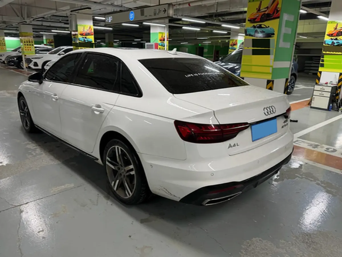 2022 Audi A4L 2.0T 190HP L4 7DCT,autocango,china used car exporter,china ev exporter,chinese used car exporter,chinese used ev exporter