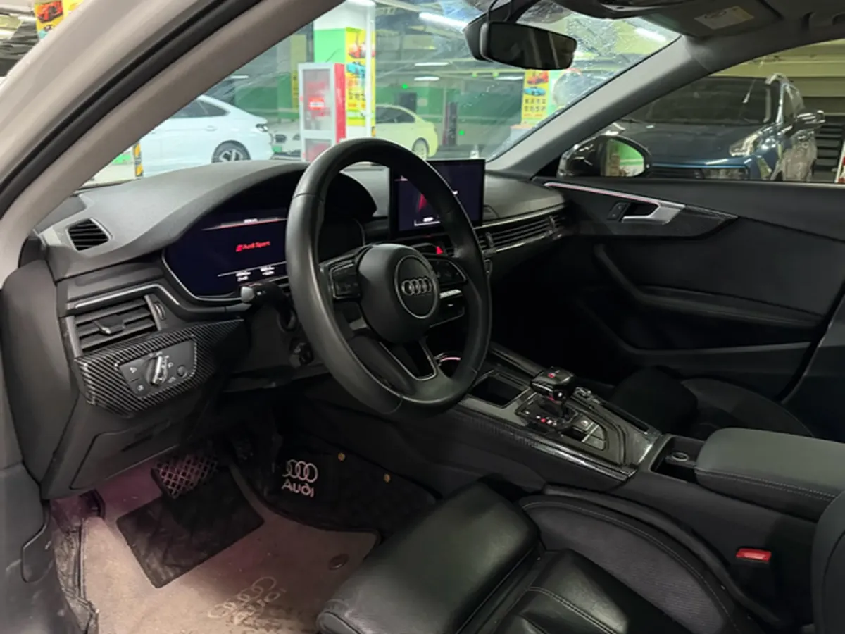 2022 Audi A4L 2.0T 190HP L4 7DCT,autocango,china used car exporter,china ev exporter,chinese used car exporter,chinese used ev exporter