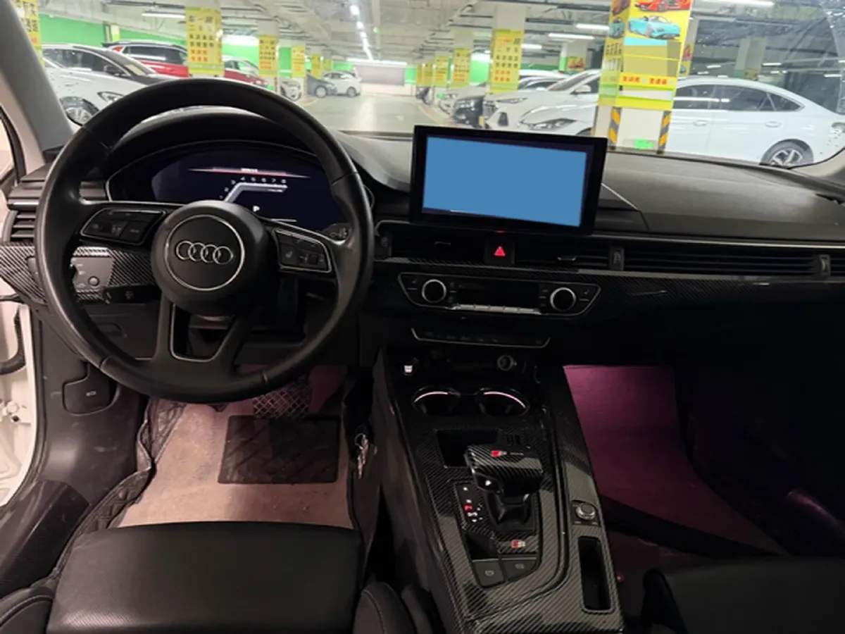 2022 Audi A4L 2.0T 190HP L4 7DCT,autocango,china used car exporter,china ev exporter,chinese used car exporter,chinese used ev exporter