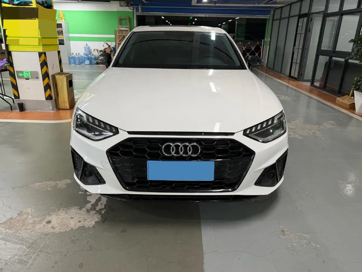 2022 Audi A4L 2.0T 190HP L4 7DCT,autocango,china used car exporter,china ev exporter,chinese used car exporter,chinese used ev exporter