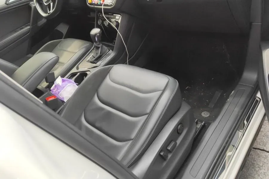 2019 Volkswagen CC 2.0T 186HP L4 7DCT,autocango,china used car exporter,china ev exporter,chinese used car exporter,chinese used ev exporter