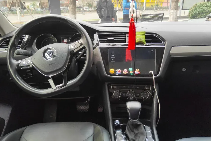 2019 Volkswagen CC 2.0T 186HP L4 7DCT,autocango,china used car exporter,china ev exporter,chinese used car exporter,chinese used ev exporter