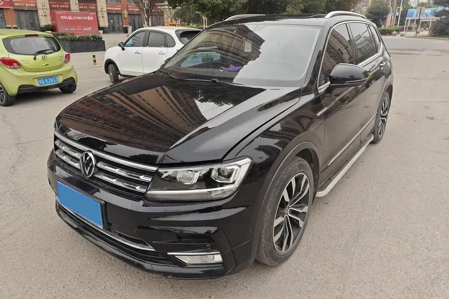2021 Volkswagen Tiguan L 2.0T 186HP L4 7DCT,autocango,china used car exporter,china ev exporter,chinese used car exporter,chinese used ev exporter