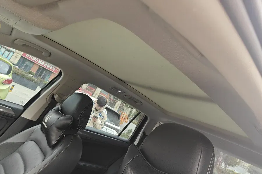 2021 Volkswagen Tiguan L 2.0T 186HP L4 7DCT,autocango,china used car exporter,china ev exporter,chinese used car exporter,chinese used ev exporter