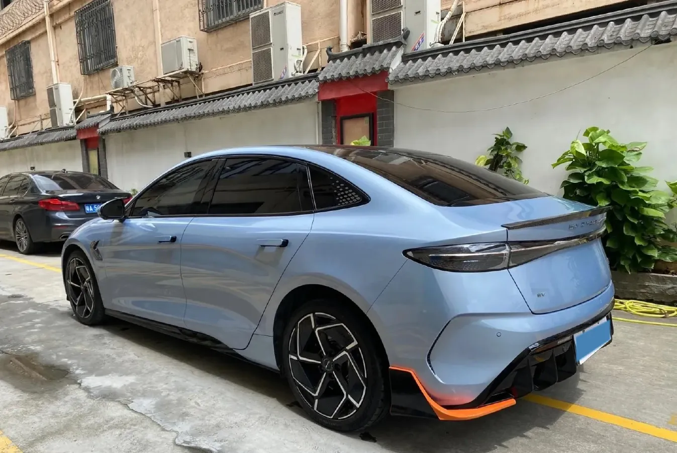 2022 AITO AITO M5 Range Extended 125HP REEV 40KWH,autocango,china used car exporter,china ev exporter,chinese used car exporter,chinese used ev exporter