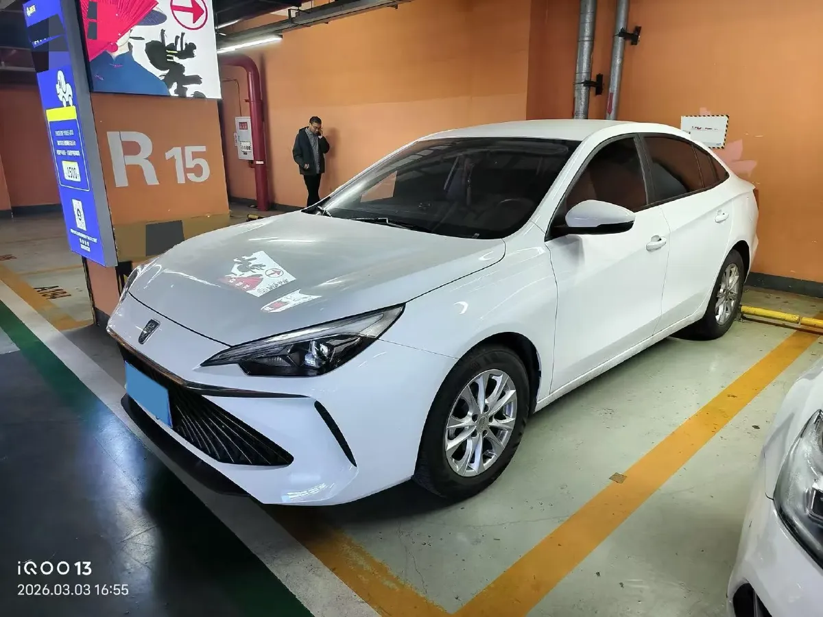 2023 Roewe i5 1.5L 129HP L4 5MT,autocango,china used car exporter,china ev exporter,chinese used car exporter,chinese used ev exporter