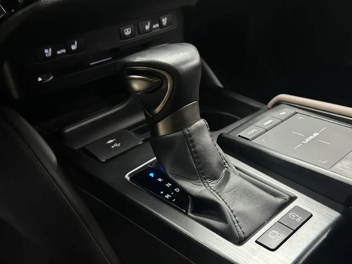 2022 Lexus ES 2.0L 173HP L4 CVT,autocango,china used car exporter,china ev exporter,chinese used car exporter,chinese used ev exporter