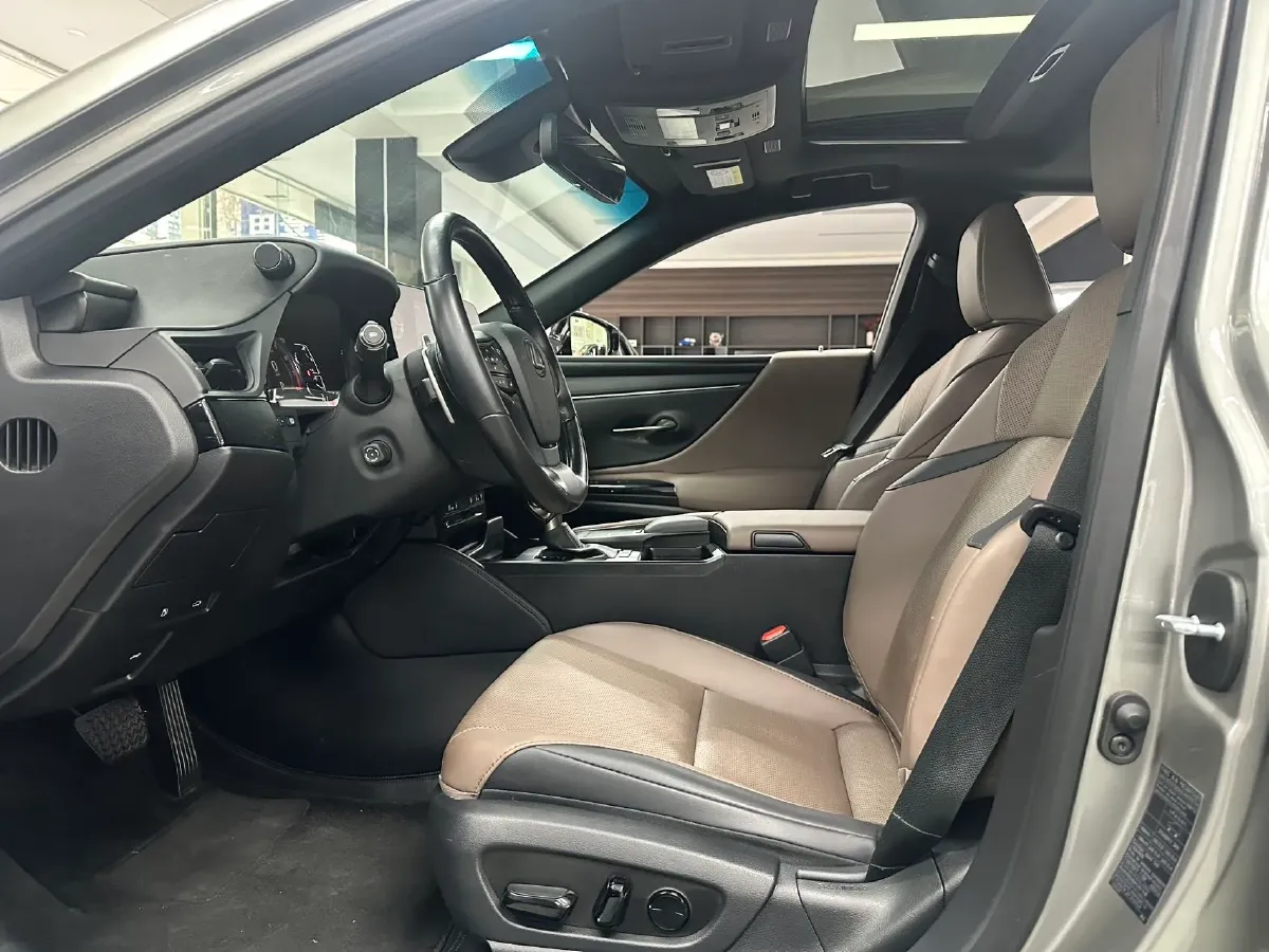 2022 Lexus ES 2.0L 173HP L4 CVT,autocango,china used car exporter,china ev exporter,chinese used car exporter,chinese used ev exporter