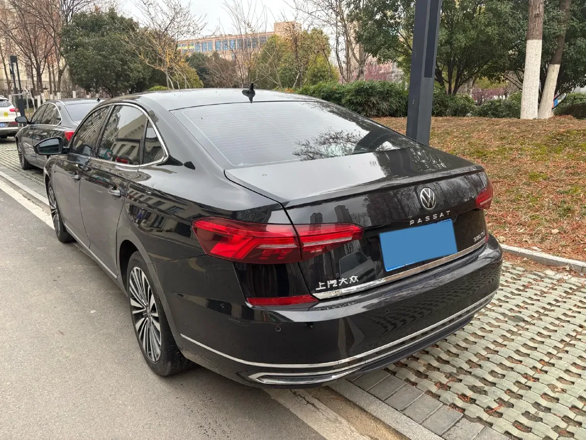2021 Volkswagen Passat 2.0T 186HP L4 7DCT,autocango,china used car exporter,china ev exporter,chinese used car exporter,chinese used ev exporter