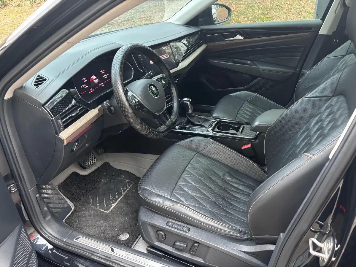 2021 Volkswagen Passat 2.0T 186HP L4 7DCT,autocango,china used car exporter,china ev exporter,chinese used car exporter,chinese used ev exporter