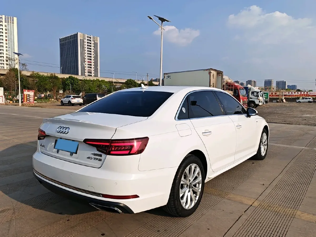 2019 Audi A4L 2.0T 190HP L4 7DCT,autocango,china used car exporter,china ev exporter,chinese used car exporter,chinese used ev exporter