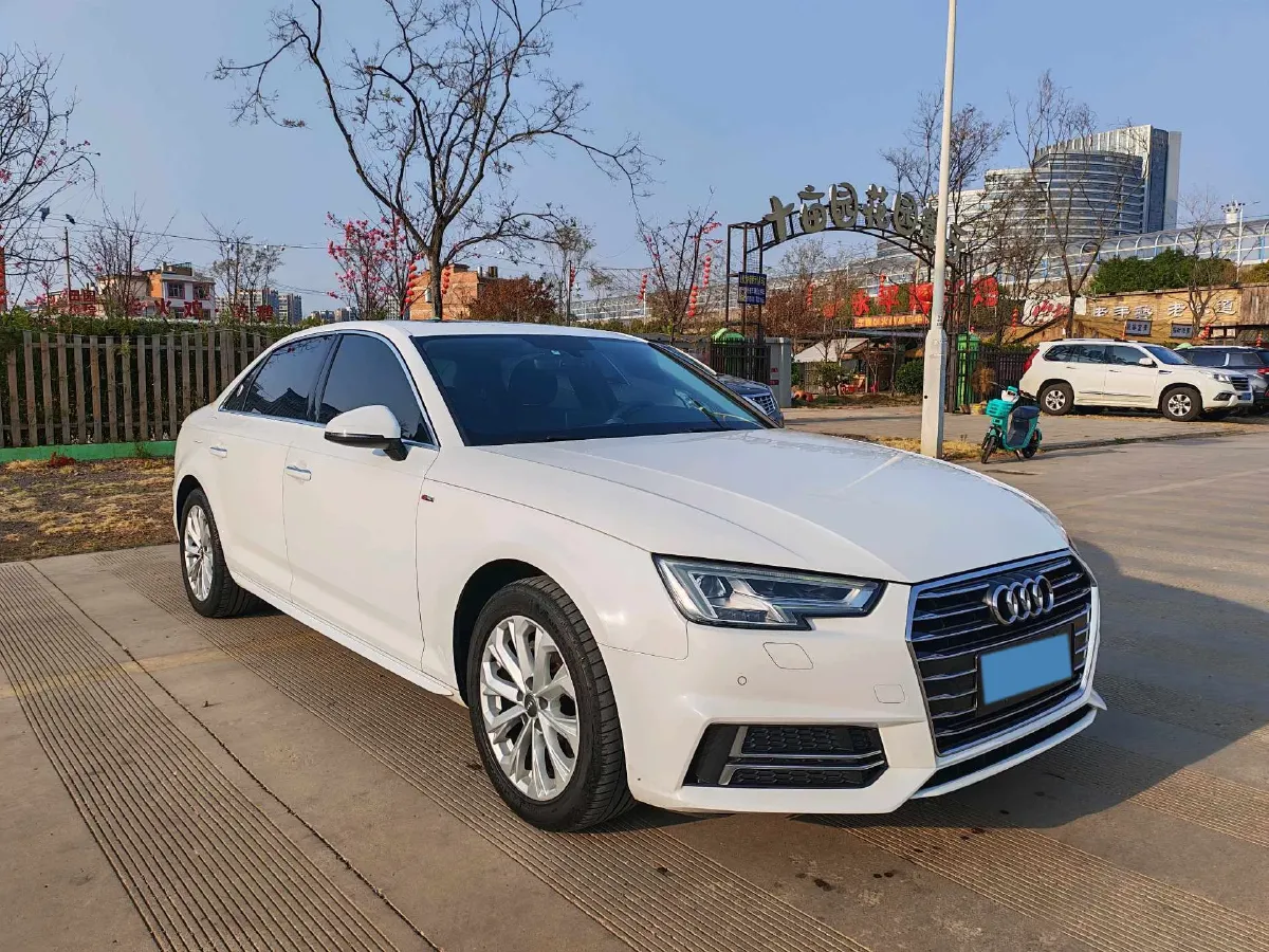 2019 Audi A4L 2.0T 190HP L4 7DCT,autocango,china used car exporter,china ev exporter,chinese used car exporter,chinese used ev exporter