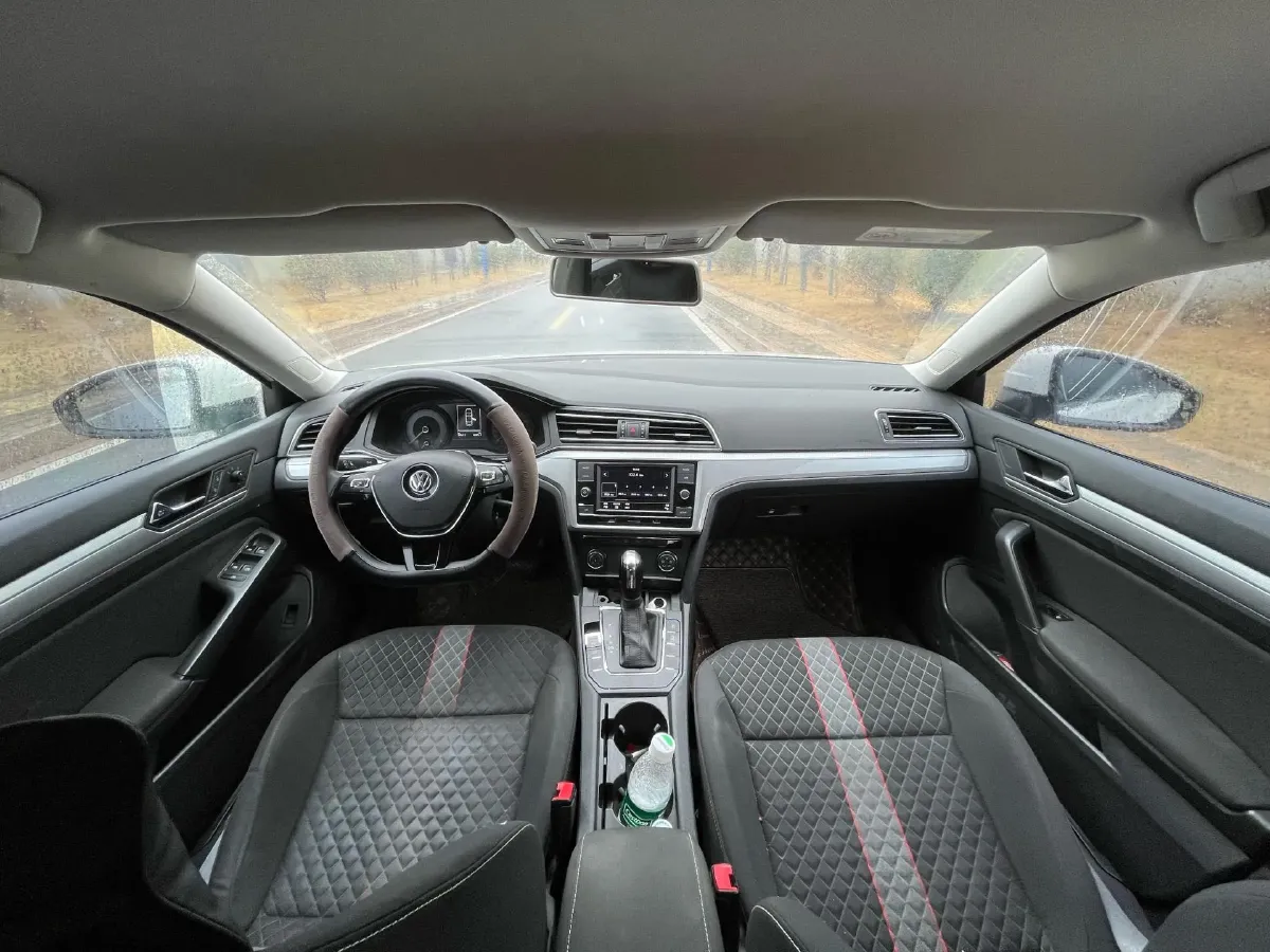 2019 Volkswagen T-Cross 1.4T 150HP L4 7DCT,autocango,china used car exporter,china ev exporter,chinese used car exporter,chinese used ev exporter